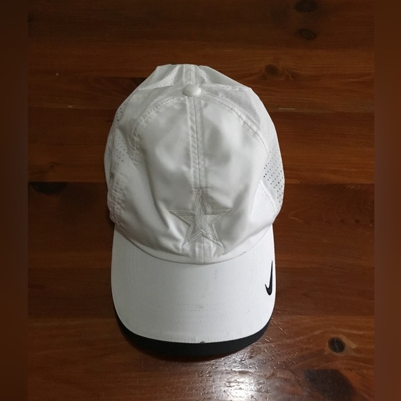 Nike Accessories - NIKE